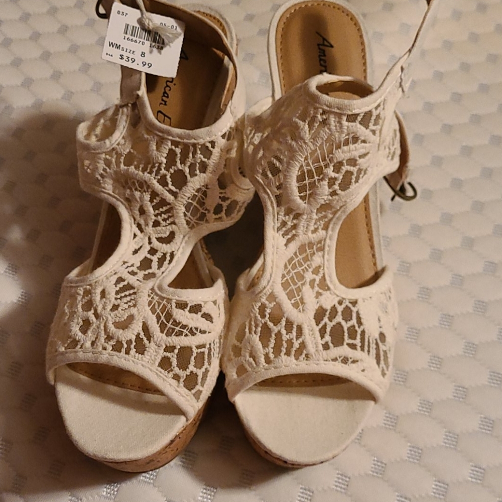 Shoes - Picture 4 of 4
